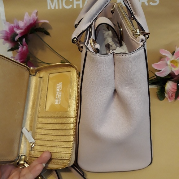 Michael kors purse bag w/ wallet set - Picture 3 of 8